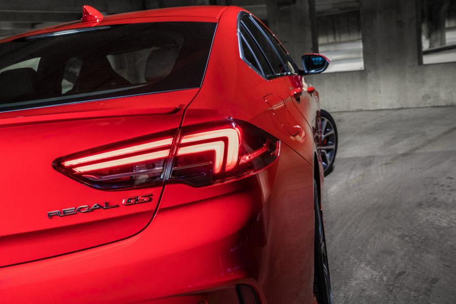 Детали экстерьера Buick Regal GS 2017 года  (NA) (фото 32 из 33)